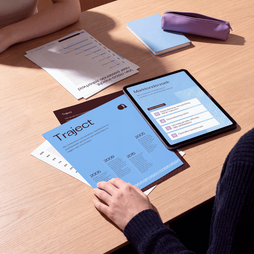 Adviseur van Ascot Advies in gesprek met een klant